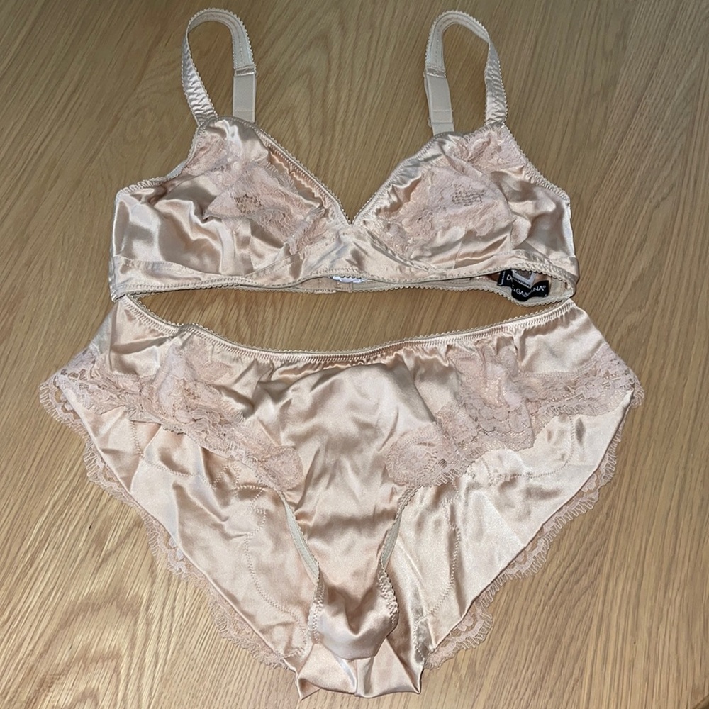 Brand new 100% authentic Dolce & Gabbana Underwear Lingerie Set Bra Panties L